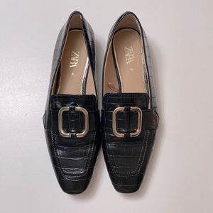 ZARA Croc embossed Loafers with gold buckle size 36